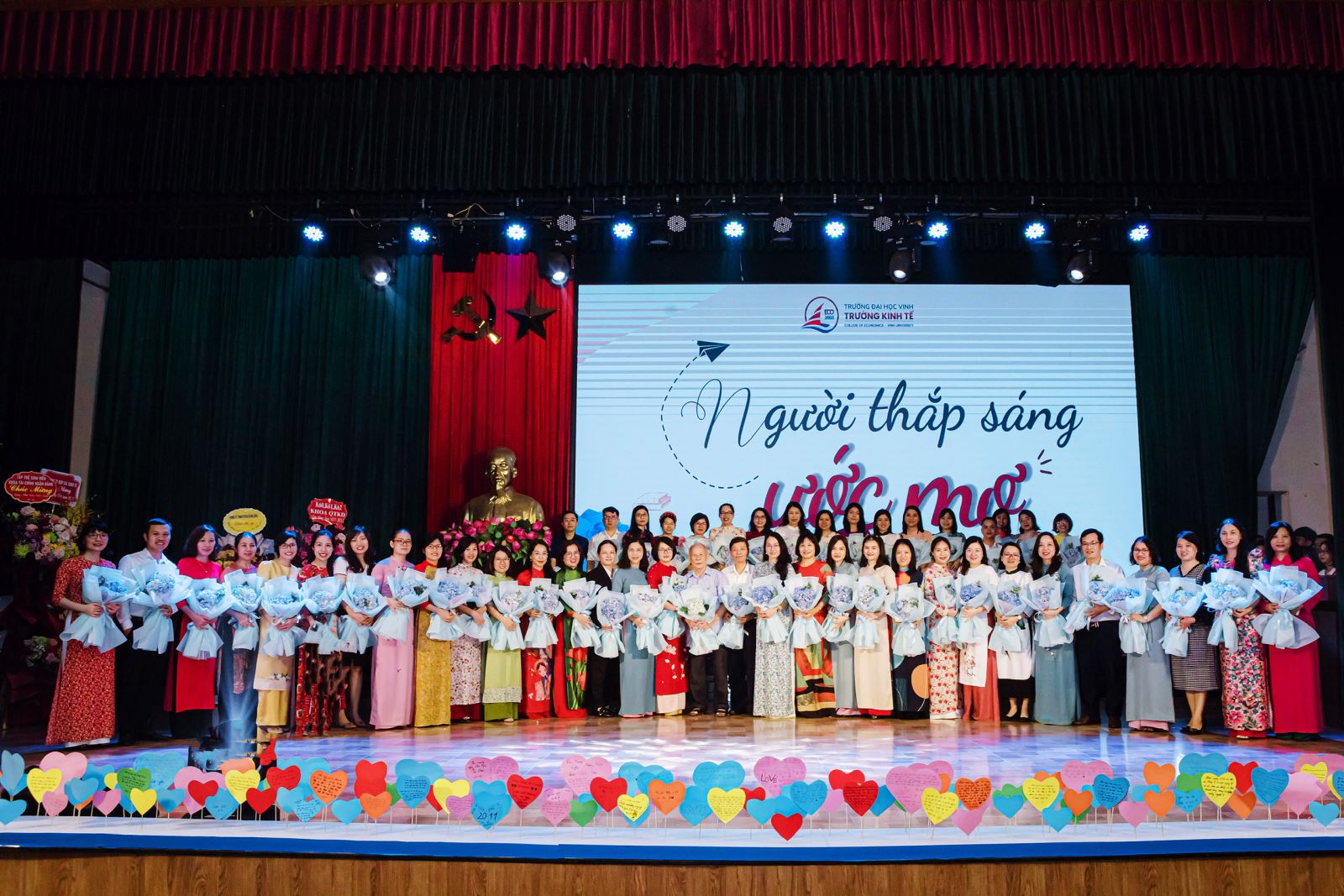 Trường Kinh tế - Trường Đại học Vinh (ECO-VU) tổ chức chương trình “Lễ kỷ niệm 40 năm Ngày nhà giáo Việt Nam 20-11 và Gala chào tân sinh viên khoá 63”