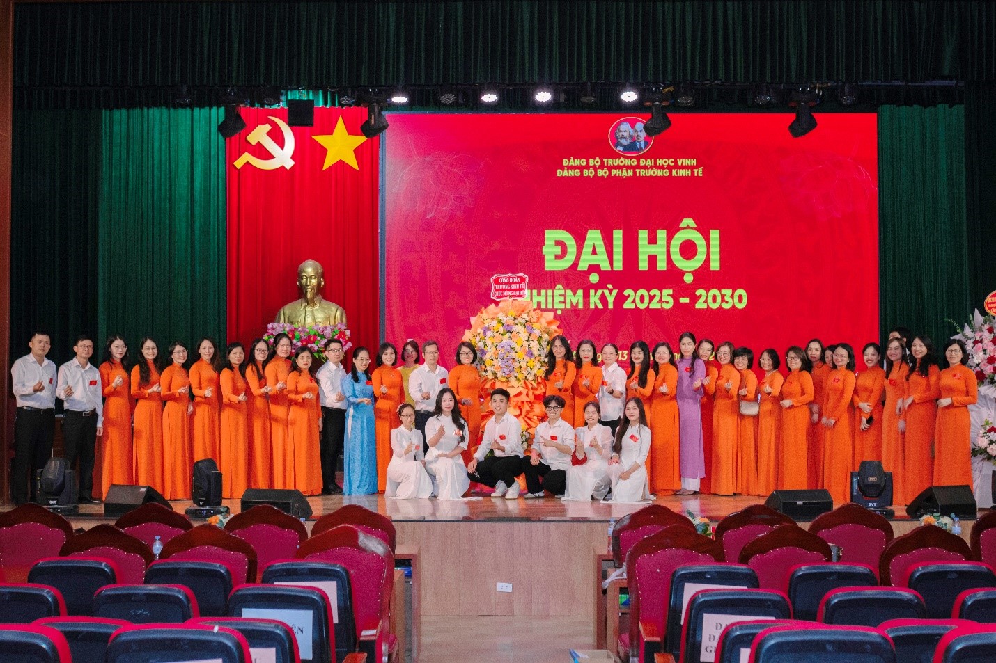 Xây dựng Trường Kinh tế - Trường Đại học Vinh thành cơ sở giáo dục đại học đào tạo về lĩnh vực kinh tế đứng đầu khu vực Bắc Trung Bộ và có uy tín tốp đầu trong cả nước